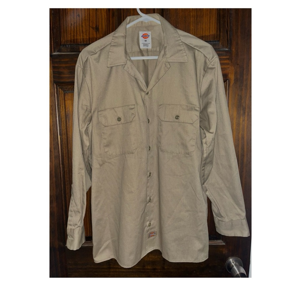 Dickies Khaki Button Down Size Medium - image 4